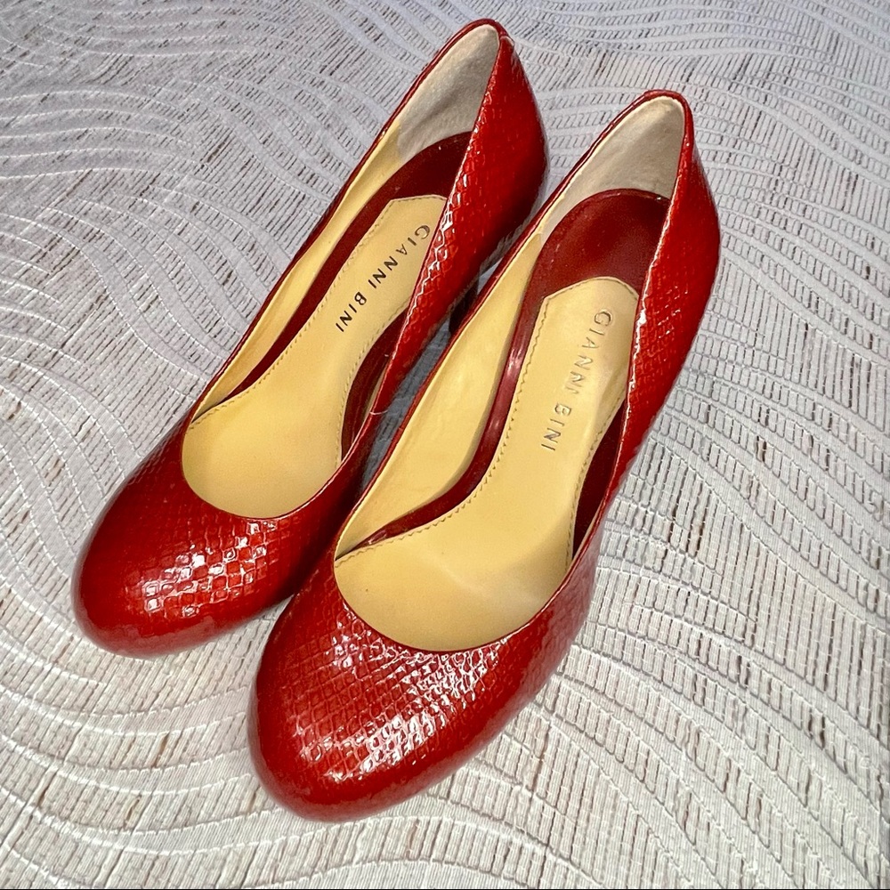 👠 Gianni Bini 3” Heel in Red Size 5 1/2 👠